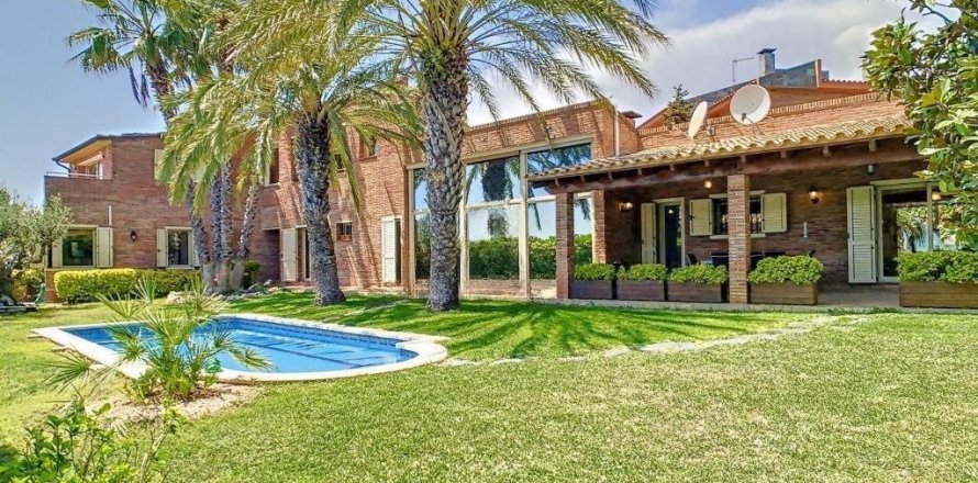 5 bedrooms house for sale in Sant Pol de Mar, Barcelona, Catalonia, Spain № 1340
