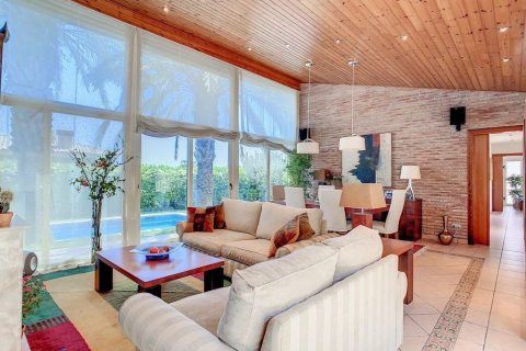 5 bedrooms house for sale in Sant Pol de Mar, Barcelona, Catalonia, Spain № 1340 - photo 11
