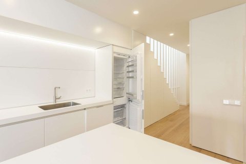 3 bedrooms apartment for sale in Barcelona, Catalonia, Spain № 1707 - photo 8