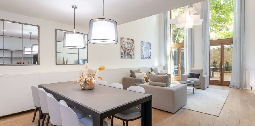3 bedrooms apartment for sale in Barcelona, Catalonia, Spain № 1707