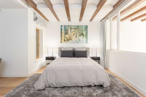 3 bedrooms apartment for sale in Barcelona, Catalonia, Spain № 1707 - photo 2