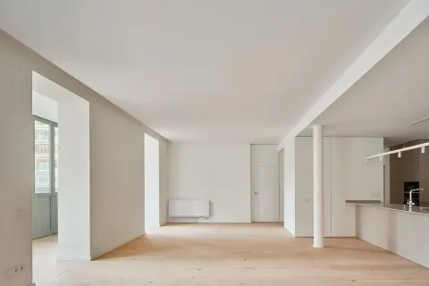 Купить квартиру в Барселона, Испания с 5 комнат, № 1708 - фото 2