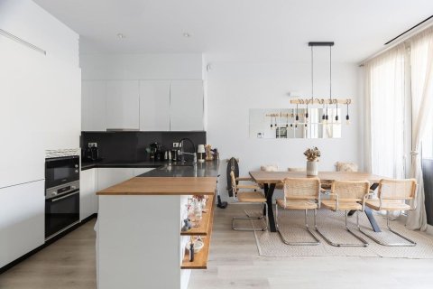 1 bedroom apartment for sale in Barcelona, Catalonia, Spain № 8135 - photo 2