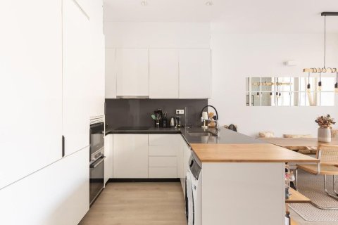 1 bedroom apartment for sale in Barcelona, Catalonia, Spain № 8135 - photo 5
