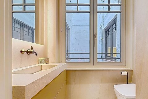 1 bedroom apartment for sale in Barcelona, Catalonia, Spain № 8136 - photo 12