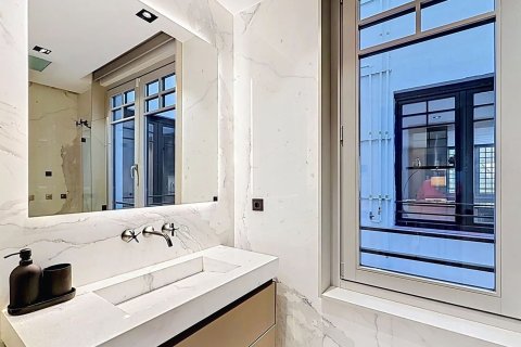 1 bedroom apartment for sale in Barcelona, Catalonia, Spain № 8136 - photo 10