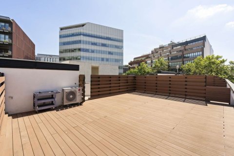 63 sq.m. apartment for sale in Barcelona, Catalonia, Spain № 8134 - photo 25