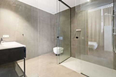 63 sq.m. apartment for sale in Barcelona, Catalonia, Spain № 8134 - photo 24