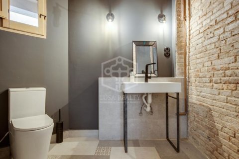 110 sq.m. commercial property for sale in Barcelona, Catalonia, Spain № 3089 - photo 4