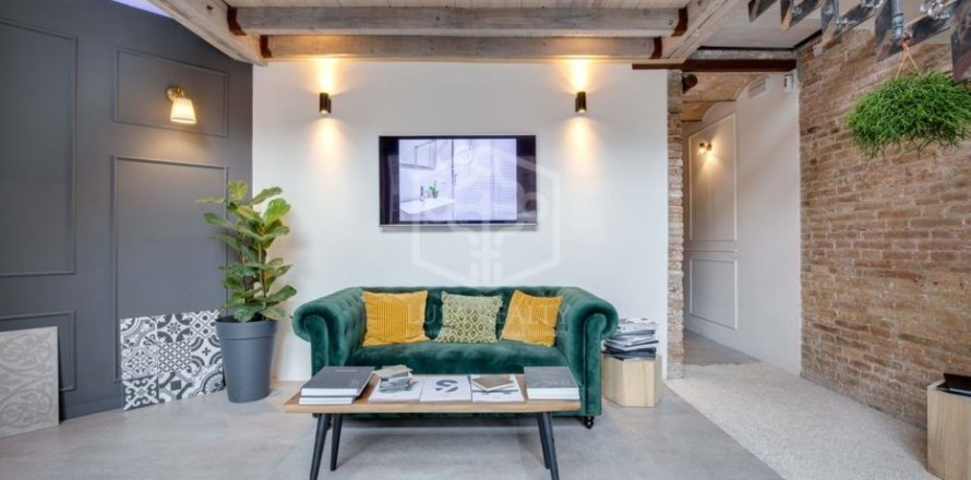 110 sq.m. commercial property for sale in Barcelona, Catalonia, Spain № 3089