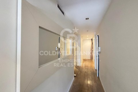 Apartamento de 3 dormitorios en venta en Barcelona, Cataluña, Spain № 7958 - foto 16