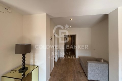 Apartamento de 3 dormitorios en venta en Barcelona, Cataluña, Spain № 7958 - foto 19