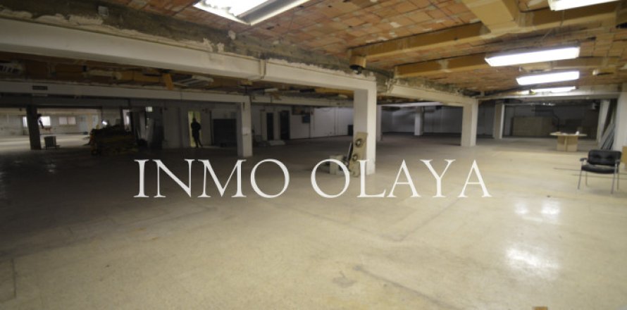 Propiedad comercial de 1656 m² en venta en Barcelona, Cataluña, Spain № 2455
