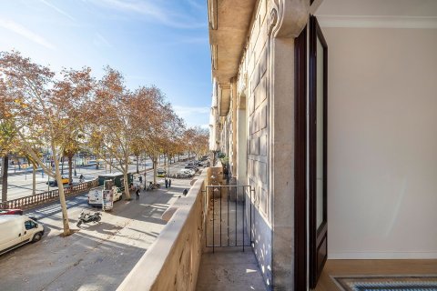 3 bedrooms apartment for sale in Barcelona, Catalonia, Spain № 6232 - photo 3