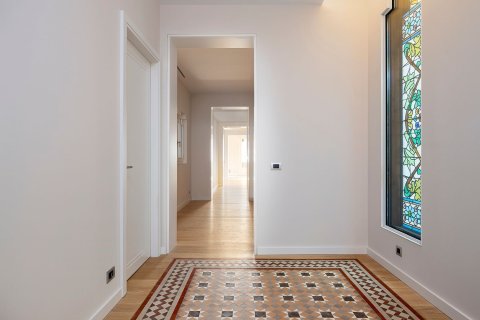 3 bedrooms apartment for sale in Barcelona, Catalonia, Spain № 6232 - photo 23