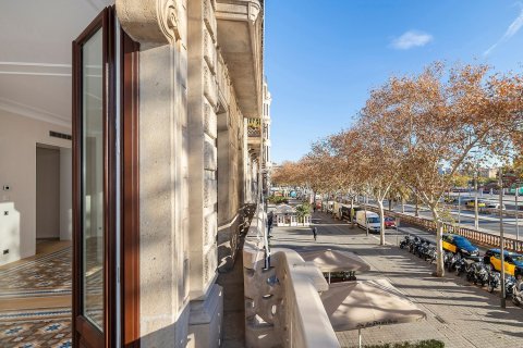 3 bedrooms apartment for sale in Barcelona, Catalonia, Spain № 6232 - photo 2
