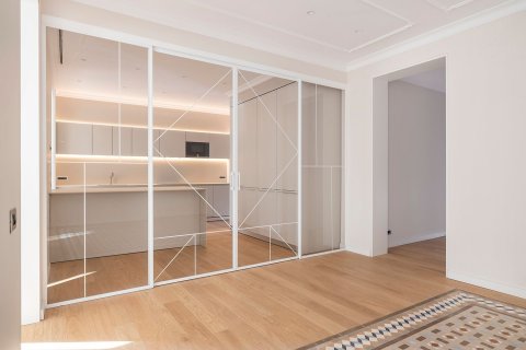 3 bedrooms apartment for sale in Barcelona, Catalonia, Spain № 6232 - photo 14