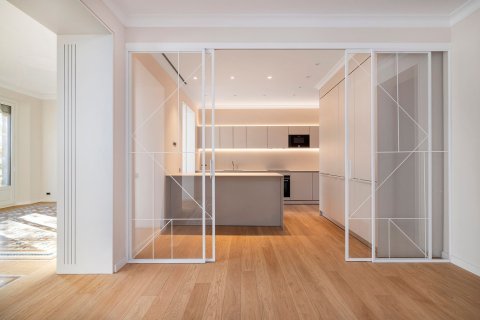 3 bedrooms apartment for sale in Barcelona, Catalonia, Spain № 6232 - photo 9