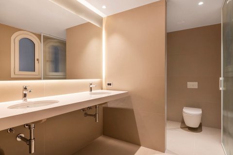 3 bedrooms apartment for sale in Barcelona, Catalonia, Spain № 6232 - photo 20