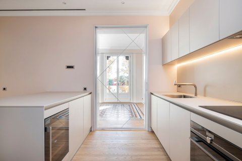 3 bedrooms apartment for sale in Barcelona, Catalonia, Spain № 6232 - photo 12