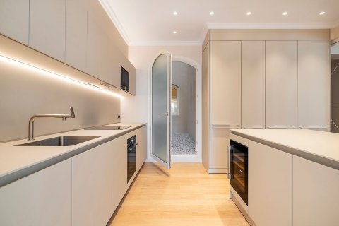 3 bedrooms apartment for sale in Barcelona, Catalonia, Spain № 6232 - photo 13