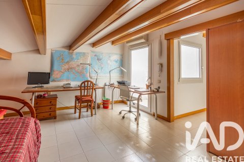 4 bedrooms apartment for sale in Vilanova i la Geltru, Barcelona, Catalonia, Spain № 7353 - photo 2