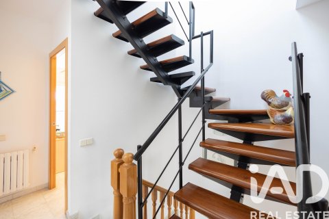 4 bedrooms apartment for sale in Vilanova i la Geltru, Barcelona, Catalonia, Spain № 7353 - photo 5