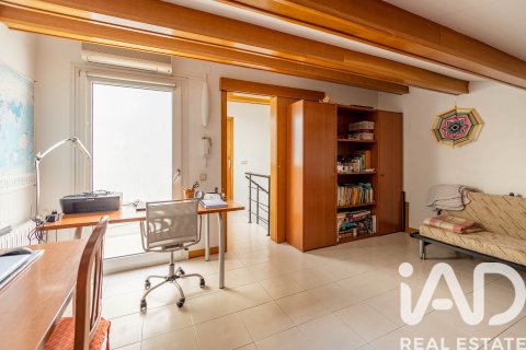 4 bedrooms apartment for sale in Vilanova i la Geltru, Barcelona, Catalonia, Spain № 7353 - photo 3
