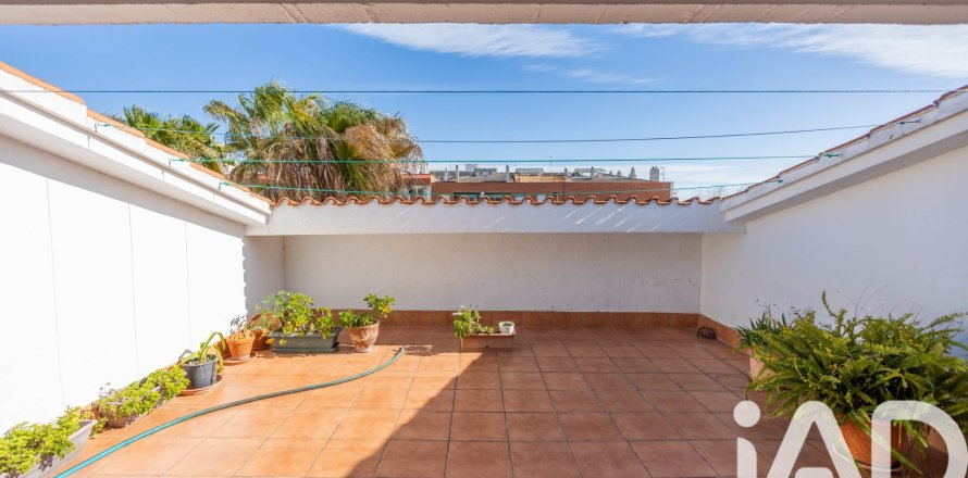 4 bedrooms apartment for sale in Vilanova i la Geltru, Barcelona, Catalonia, Spain № 7353