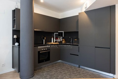 2 bedrooms apartment for sale in Barcelona, Catalonia, Spain № 8607 - photo 4