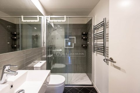 2 bedrooms apartment for sale in Barcelona, Catalonia, Spain № 8607 - photo 10
