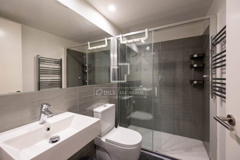 2 bedrooms apartment for sale in Barcelona, Catalonia, Spain № 8607 - photo 9
