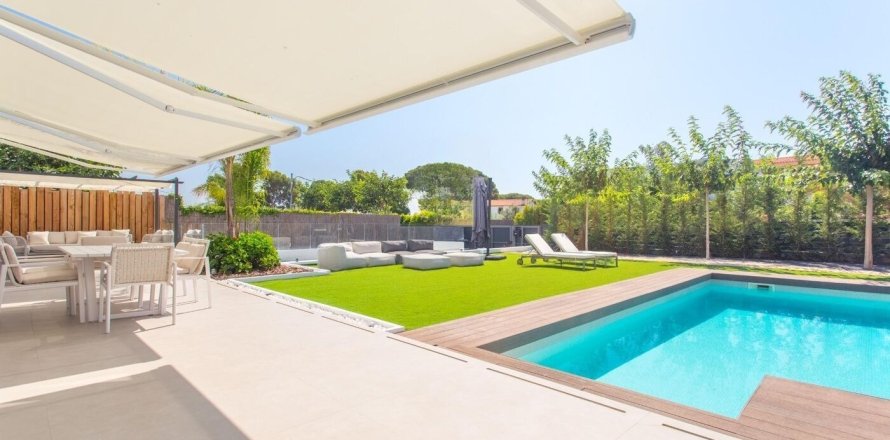 5 bedrooms house for sale in Sant Andreu de Llavaneres, Barcelona, Catalonia, Spain № 1358