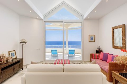 4 bedrooms house for sale in Lloret de Mar, Girona, Catalonia, Spain № 1359 - photo 13