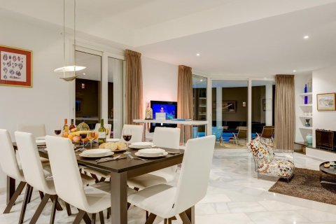 4 bedrooms house for sale in Lloret de Mar, Girona, Catalonia, Spain № 1359 - photo 9