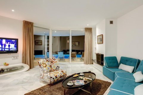 4 bedrooms house for sale in Lloret de Mar, Girona, Catalonia, Spain № 1359 - photo 10