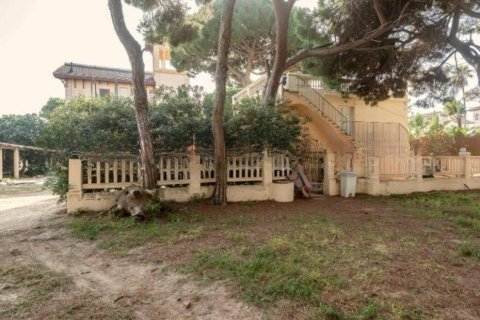 9 bedrooms house for sale in Sant Vicenc De Montalt, Barcelona, Catalonia, Spain № 1354 - photo 2