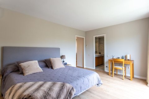 4 bedrooms house for sale in El Masnou, Barcelona, Catalonia, Spain № 1357 - photo 20