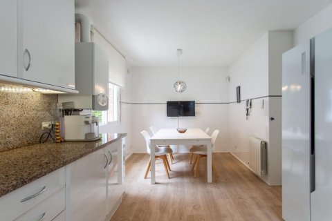 4 bedrooms house for sale in El Masnou, Barcelona, Catalonia, Spain № 1357 - photo 18