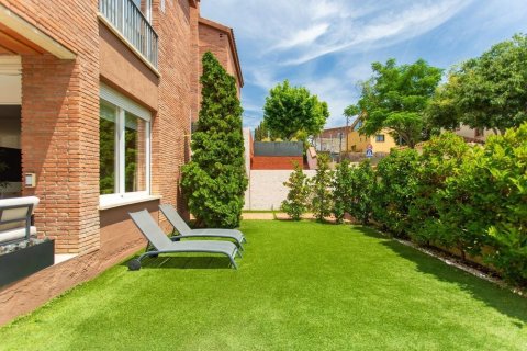 4 bedrooms house for sale in El Masnou, Barcelona, Catalonia, Spain № 1357 - photo 4