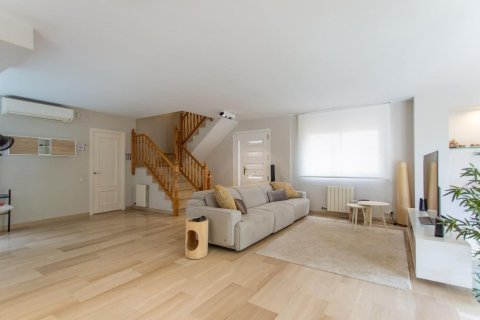 4 bedrooms house for sale in El Masnou, Barcelona, Catalonia, Spain № 1357 - photo 14