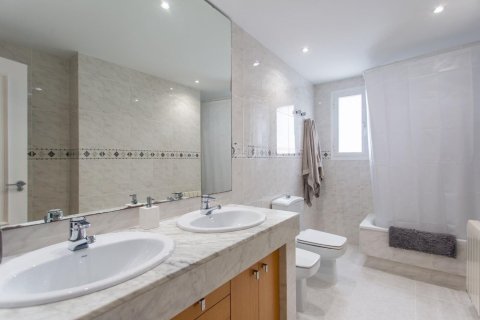 4 bedrooms house for sale in El Masnou, Barcelona, Catalonia, Spain № 1357 - photo 24