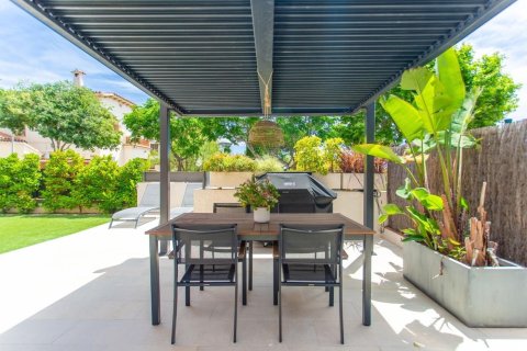 4 bedrooms house for sale in El Masnou, Barcelona, Catalonia, Spain № 1357 - photo 5