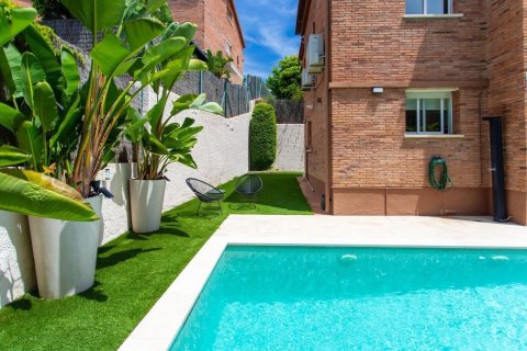 4 bedrooms house for sale in El Masnou, Barcelona, Catalonia, Spain № 1357 - photo 3