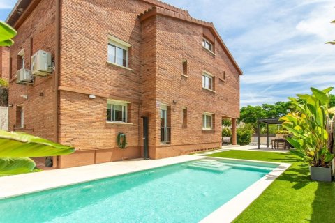 4 bedrooms house for sale in El Masnou, Barcelona, Catalonia, Spain № 1357