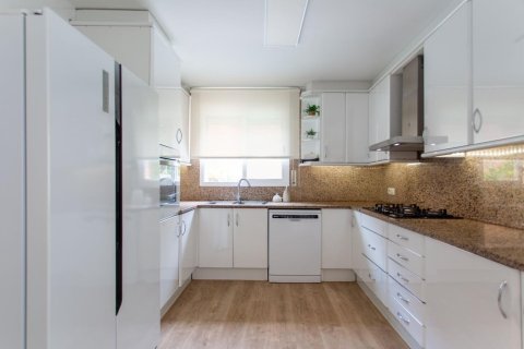 4 bedrooms house for sale in El Masnou, Barcelona, Catalonia, Spain № 1357 - photo 17