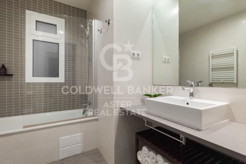 Apartamento de 3 dormitorios en venta en Barcelona, Cataluña, Spain № 7915 - foto 11