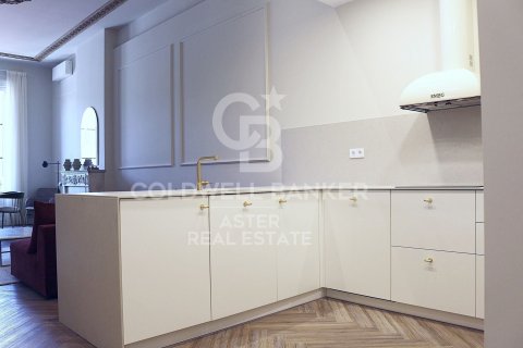 Apartamento de 3 dormitorios en venta en Barcelona, Cataluña, Spain № 7915 - foto 13