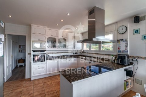 Сasa de 6 dormitorios en venta en Sant Just Desvern, Barcelona, Cataluña, Spain № 7921 - foto 17