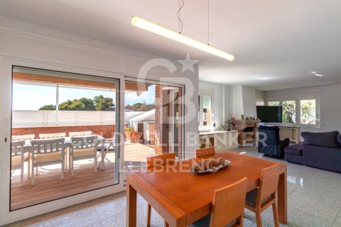Сasa de 6 dormitorios en venta en Sant Just Desvern, Barcelona, Cataluña, Spain № 7921 - foto 23